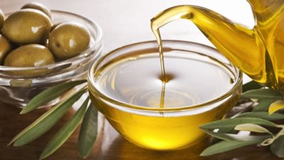 تعرف على الاستخدامات العديدة لزيت الزيتون