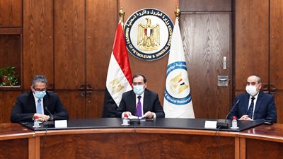 بدء تطبيق التخفيضات الإضافية على سعر وقود الطيران لدعم قطاع السياحة