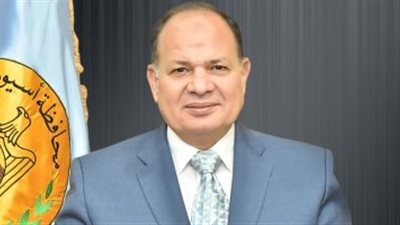 محافظ أسيوط يترأس اجتماع تسهيل الإجراءات للتوسع في إنشاء محطات غاز طبيعي