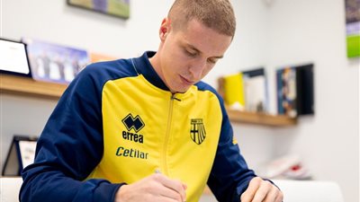 رسميًا.. أندريا كونتي ظهير ميلان ينتقل إلى بارما على سبيل الإعارة 