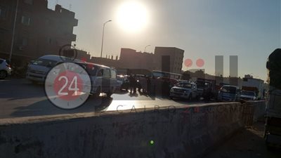 مصرع شخص في حادث تصادم سيارتين بدائري قليوب (صور)