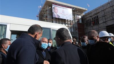 وزير النقل: افتتاح المرحلتين الأولى والثانية من مشروع القطار الكهربائي LRT أكتوبر المقبل