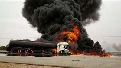 تفاصيل انفجار سيارة محملة بالأنابيب بطريق القاهرة الإسماعيلية الصحراوي (فيديو)