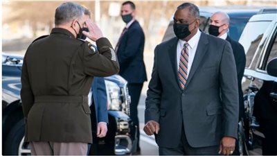 في أولى مهامه.. وزير الدفاع الأمريكي يبحث قضايا تتعلق بالعراق وأفغانستان