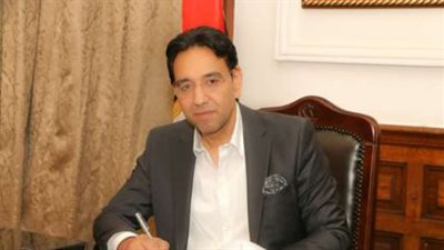 النائب أيمن محسب يكشف أهم القضايا على مائدة 