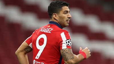 في عيد ميلاده الرابع والثلاثين.. 18 بطولة في مسيرة لويس سواريز