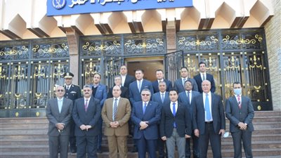 محافظ البحر الأحمر يزور مديرية الأمن للتهنئة بعيد الشرطة الـ69 (صور)