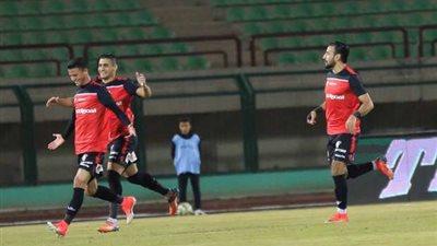 طلائع الجيش يخضع لمسحة كورونا استعدادا للبنك الأهلي