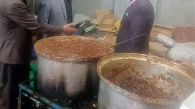 ضبط تمور غير صالحة للاستهلاك الآدمي بمصنع غير مرخص ووقف مخبز شهرين بالبحيرة (صور)