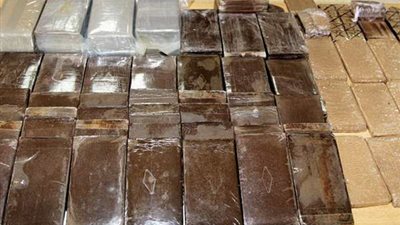 ضبط 150 طربة حشيش بحوزة عنصرين إجراميين بمطروح