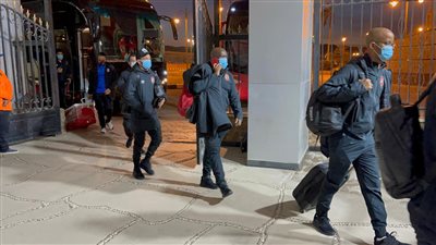 وصول الأهلي لاستاد الدفاع الجوي لمواجهة بيراميدز (صور)