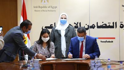 لتأسيس وتشغيل وحدات الوزارة بالجامعات..  بروتوكول تعاون بين 