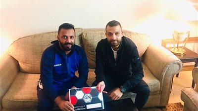 الإسماعيلي يدخل في مفاوضات جادة مع عمرو الحلواني واللاعب ينتظر موقف أسوان