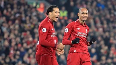 ليفربول يخطط لتمديد عقد ثنائي الفريق