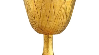 أبرزها كأس من الذهب.. مقتنيات فريدة في متحف التحرير 