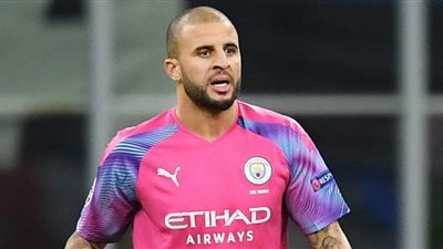 ووكر يوجه تحذيرًا لليفربول.. ويكشف ما يفتقده مع مانشستر سيتي هذا الموسم