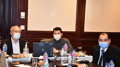 وزير الرياضة ورئيس الاتحاد الدولي لكرة اليد يناقشان تفاصيل ختام المونديال