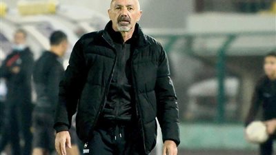 الزمالك يعد باتشيكو بصرف مستحقاته خلال الأسبوع الجاري
