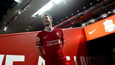 أول تعليق من بن ديفيز بعد انتقاله إلى ليفربول