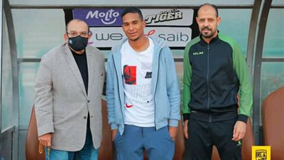 المقاولون العرب يودع سيف الجزيري بعد انضمامه للزمالك (صور)