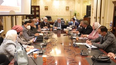 المتعاقدون على الباب الأول.. رئيس التنظيم والإدارة يوضح إجراءات التثبيت في الجهاز الإداري للدولة