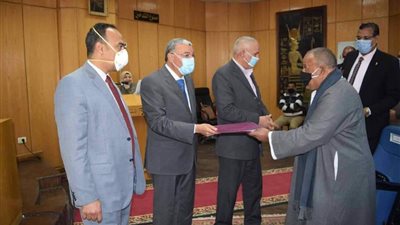 محافظ المنيا يكرم الفائزين في المسابقة الدينية لإذاعة شمال الصعيد