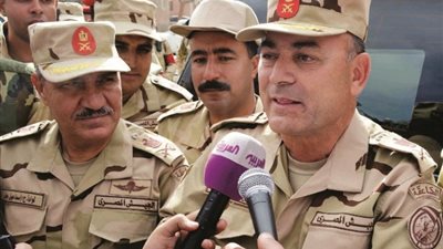 قرار جمهورى بمد خدمة الفريق أسامة عسكر لمدة عام