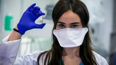 إسرائيل تطور علاج فعال بنسبة 96% ضد فيروس كورونا