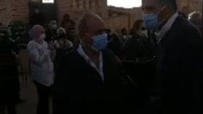 عائلة عزت العلايلي تكتفي بتلقي عزائه من أمام مقابر العائلة