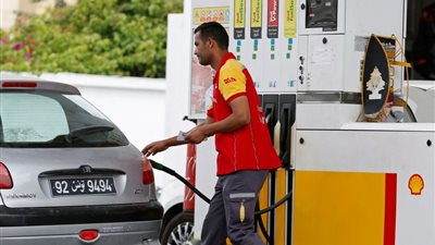 تونس ترفع أسعار الوقود 2% في محاولة لكبح عجز الموازنة