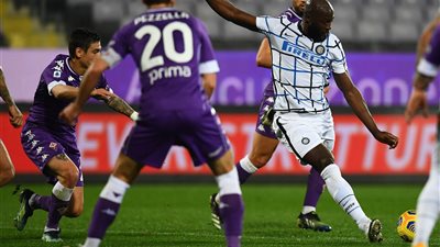 إنتر ميلانو يفوز على فيورنتينا ويتصدر الدوري الإيطالي