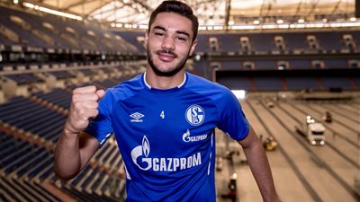 كاباك بكى في شالكة من أجل ليفربول