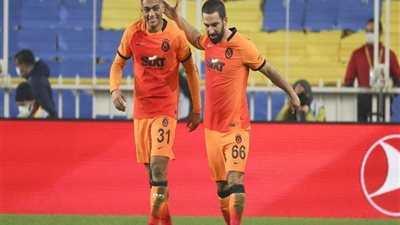 أردا توران يعلق على هدف مصطفى محمد في ديربي تركيا