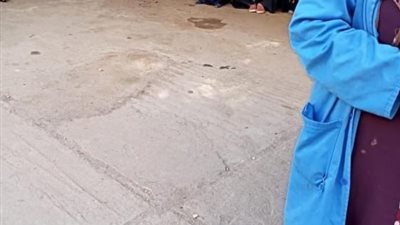 إضراب للعاملين بشركة قها للأغذية المحفوظة بسبب تأخر مرتباتهم (صور وفيديو)