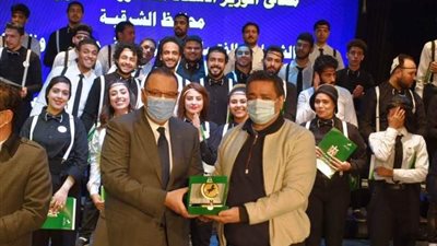 محافظ الشرقية يكرم فريق عمل مشروع 