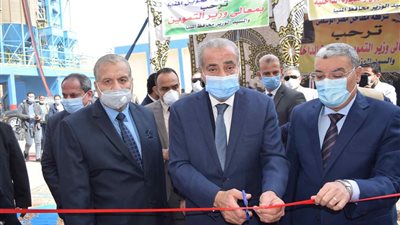 وزير التموين ومحافظ المنيا يفتتحان تطوير وتأهيل مطحن بوهلر وصومعة نفرتيتي(صور)