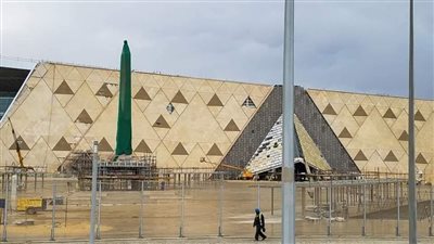 متى تتم إزاحة الستار عن المسلة المعلقة؟ مصدر يجيب (خاص)