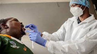 هل سببت سلالة جنوب إفريقيا خللًا في برامج تطعيم كورونا حول العالم؟ (فيديو)