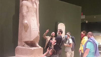 متحف سوهاج القومي يستقبل فوجا سياحيا روسيا