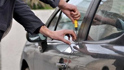 بعد سرقتها بـ48 ساعة.. العثور على سيارة مدير كلية طب بدمياط الجديدة وتسليمها له