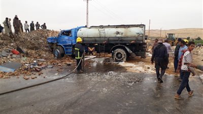 اندلاع حريق في سيارة مواد بترولية على الطريق الصحراوي الغربي بأسيوط