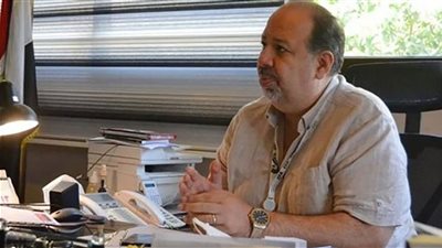 مكتب جديد لحسين حلمي بجوار وليد العطار في اتحاد الكرة