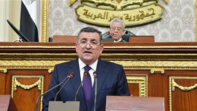 صراعات أضرت بالدولة وإهدار للمال العام.. البرلمان يرصد 15 خطأ لأسامة هيكل في وزارة الإعلام
