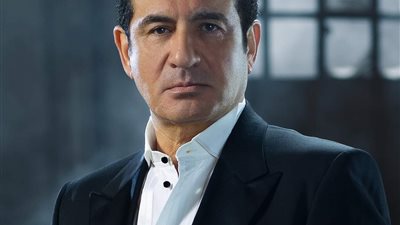 محمد ثروت عن 