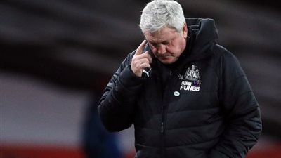 ستيف بروس يتلقى تهديدات بالقتل بسبب مستوى نيوكاسل