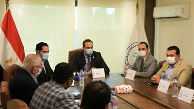 تفاصيل اجتماع رئيس هيئة الرعاية الصحية بمديري إدارات الأقصر استعدادًا للتأمين الصحي الشامل