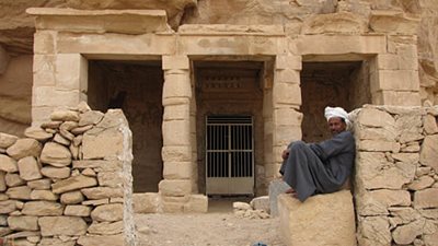 مصدر بالآثار: 