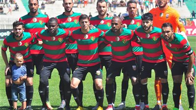 عبد القادر عمراني يعلن تشكيل مولودية الجزائر لمواجهة الزمالك