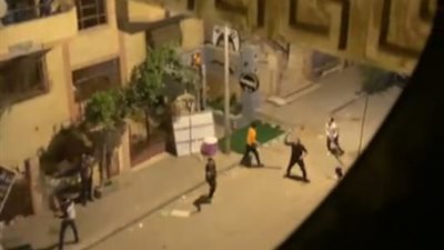 مشاجرة بضرب الزجاجات بين الاهالي بمنطقة أكتوبر