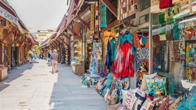 رئيس مجلس غرفة السلع السياحية: 9000 بازار يعاني من الركود بسبب كورونا (خاص)